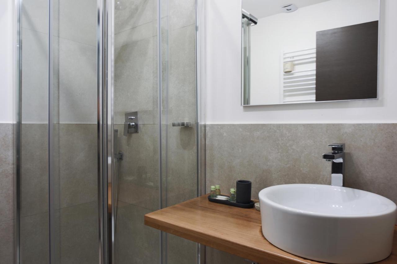 Bespoke Roma Suites Экстерьер фото